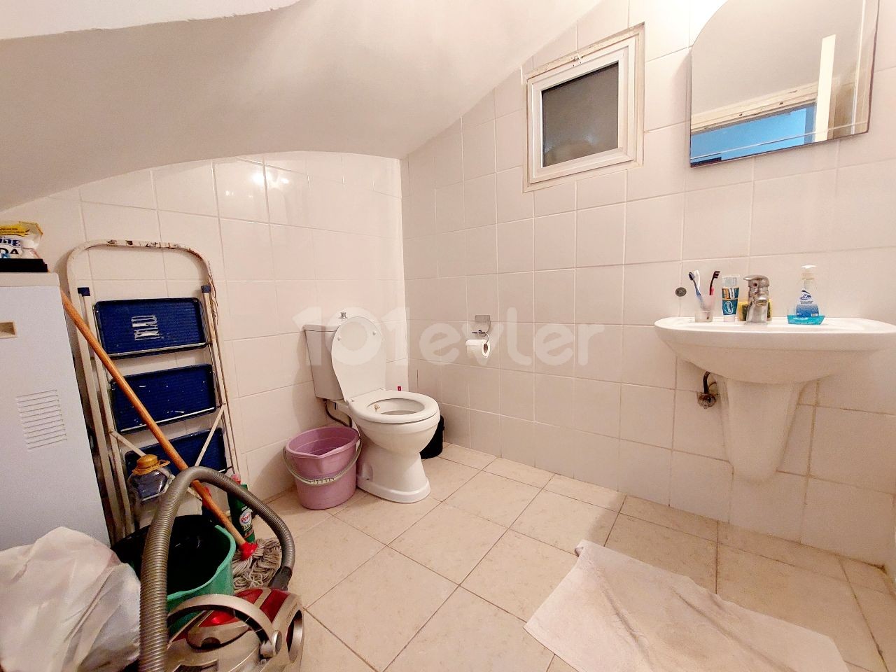 Semi-detached villa for sale in Girne Karaoğlanoğlu (near Gau)