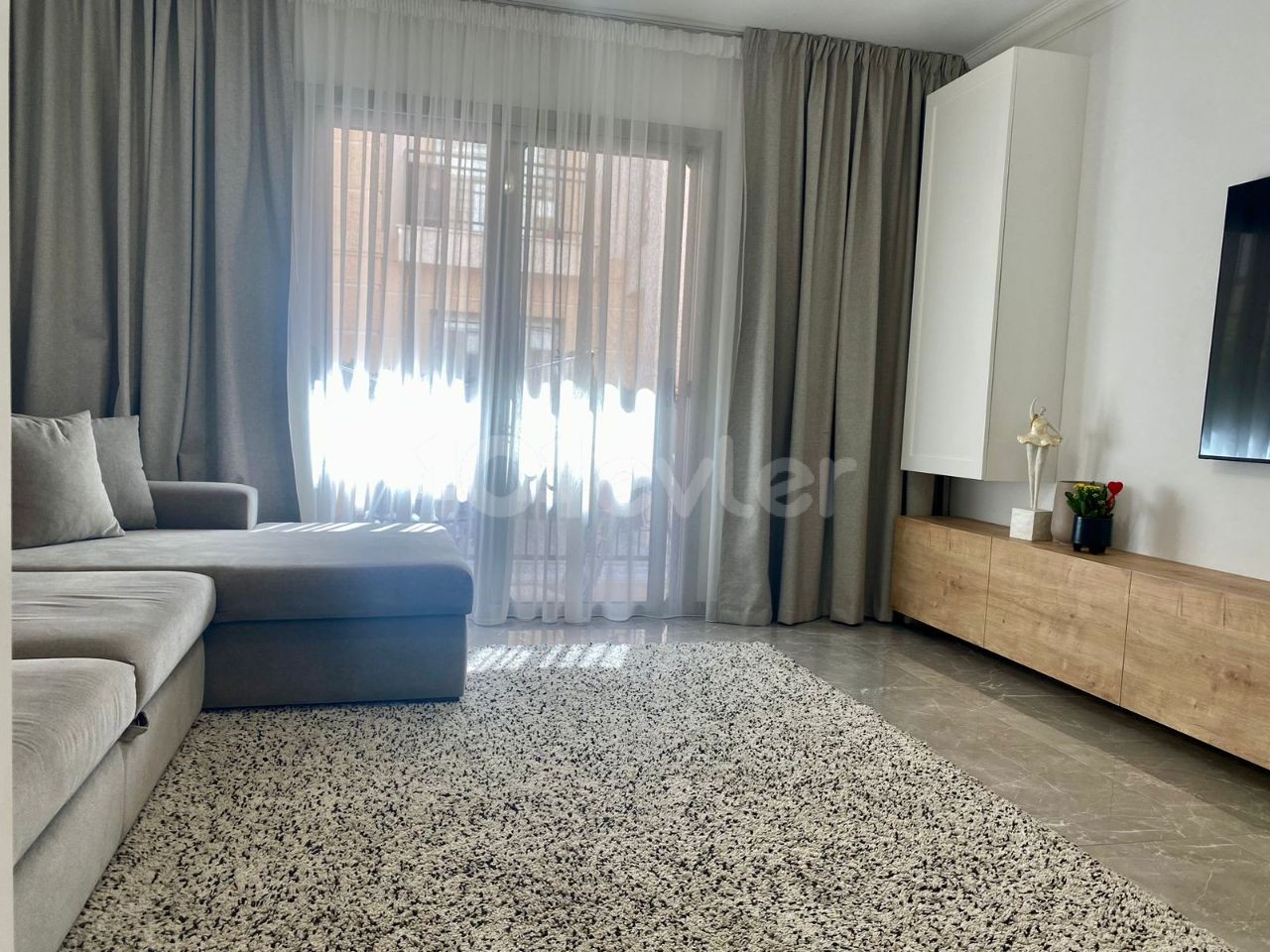 2+1 luxury flat for sale in Kyrenia Lapta