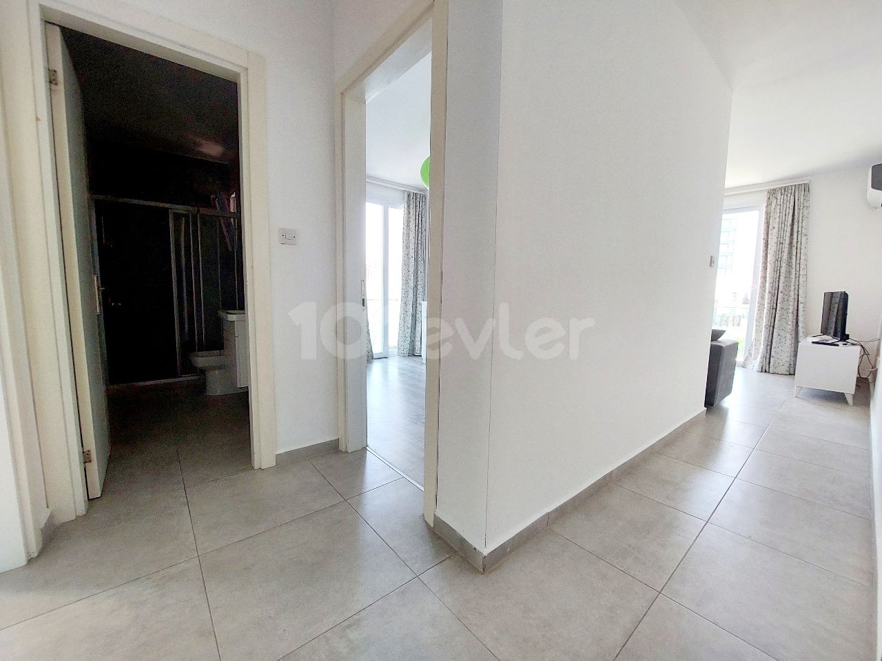 2+1 flat for rent in Kyrenia center (Pia bella side)