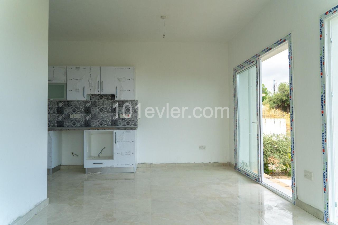 2+1 Girne Lapta (80 M2) ** 