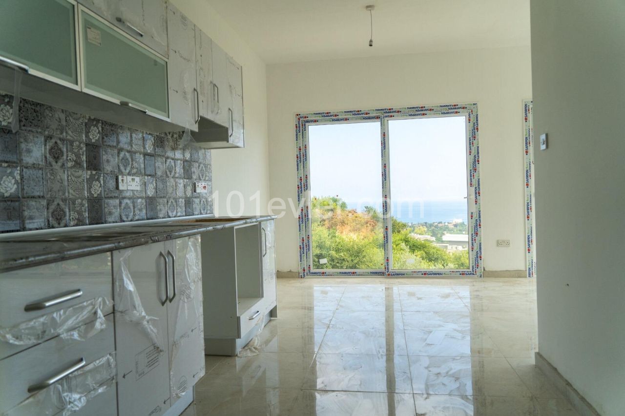 2+1 Girne Lapta (80 M2) ** 