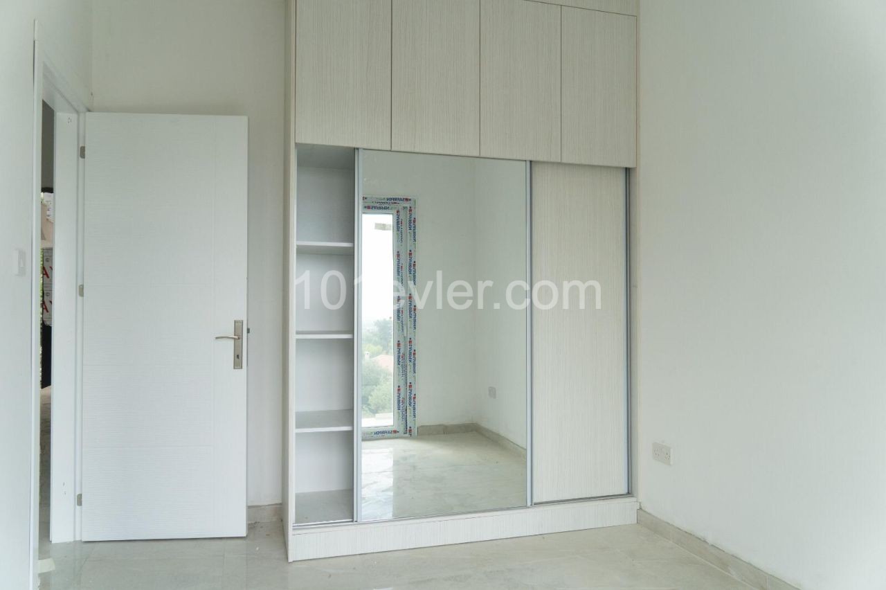 2 + 1 Kyrenia Lapta (80 M2) ** 