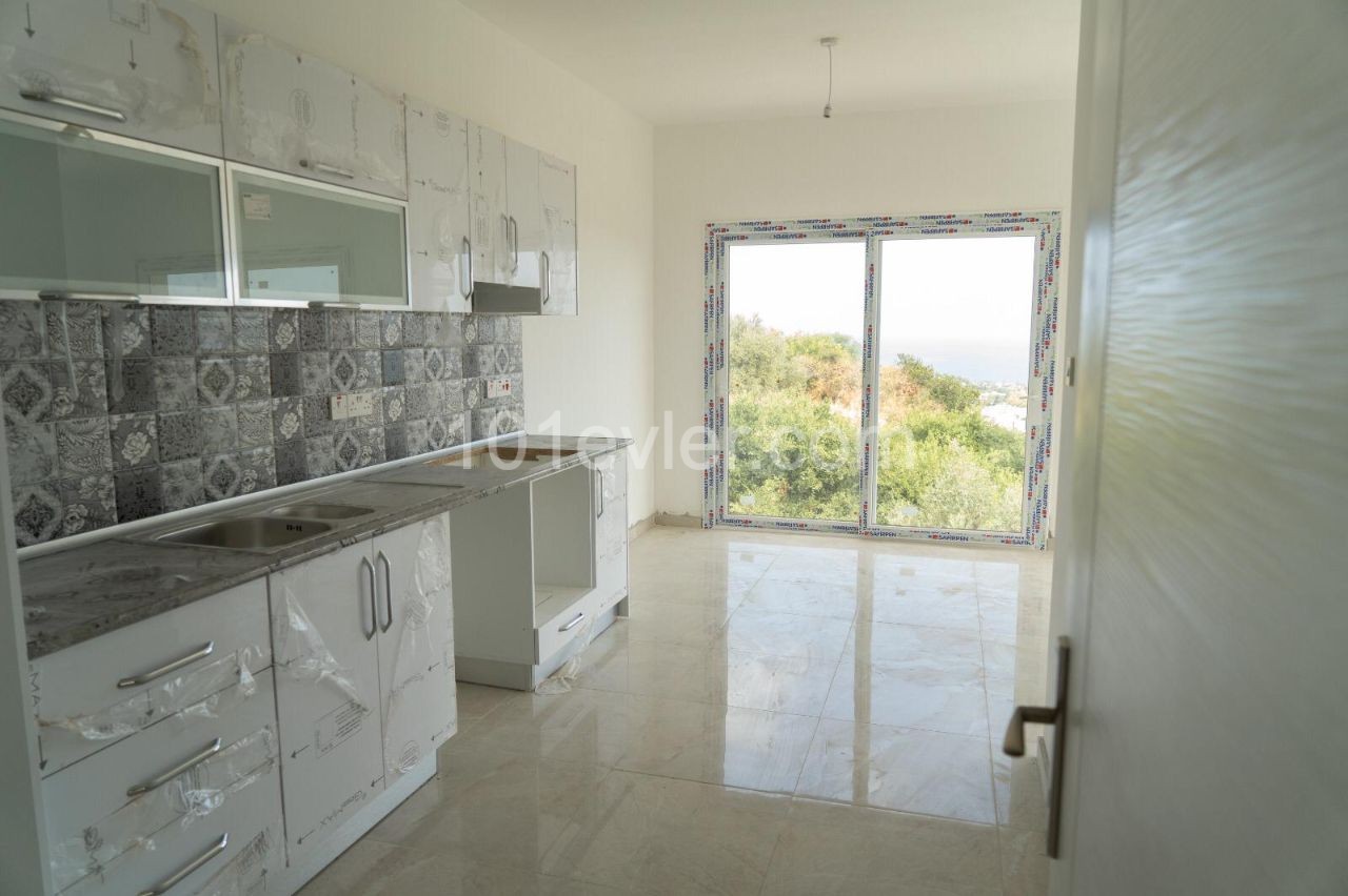 2+1 Girne Lapta (80 M2) ** 