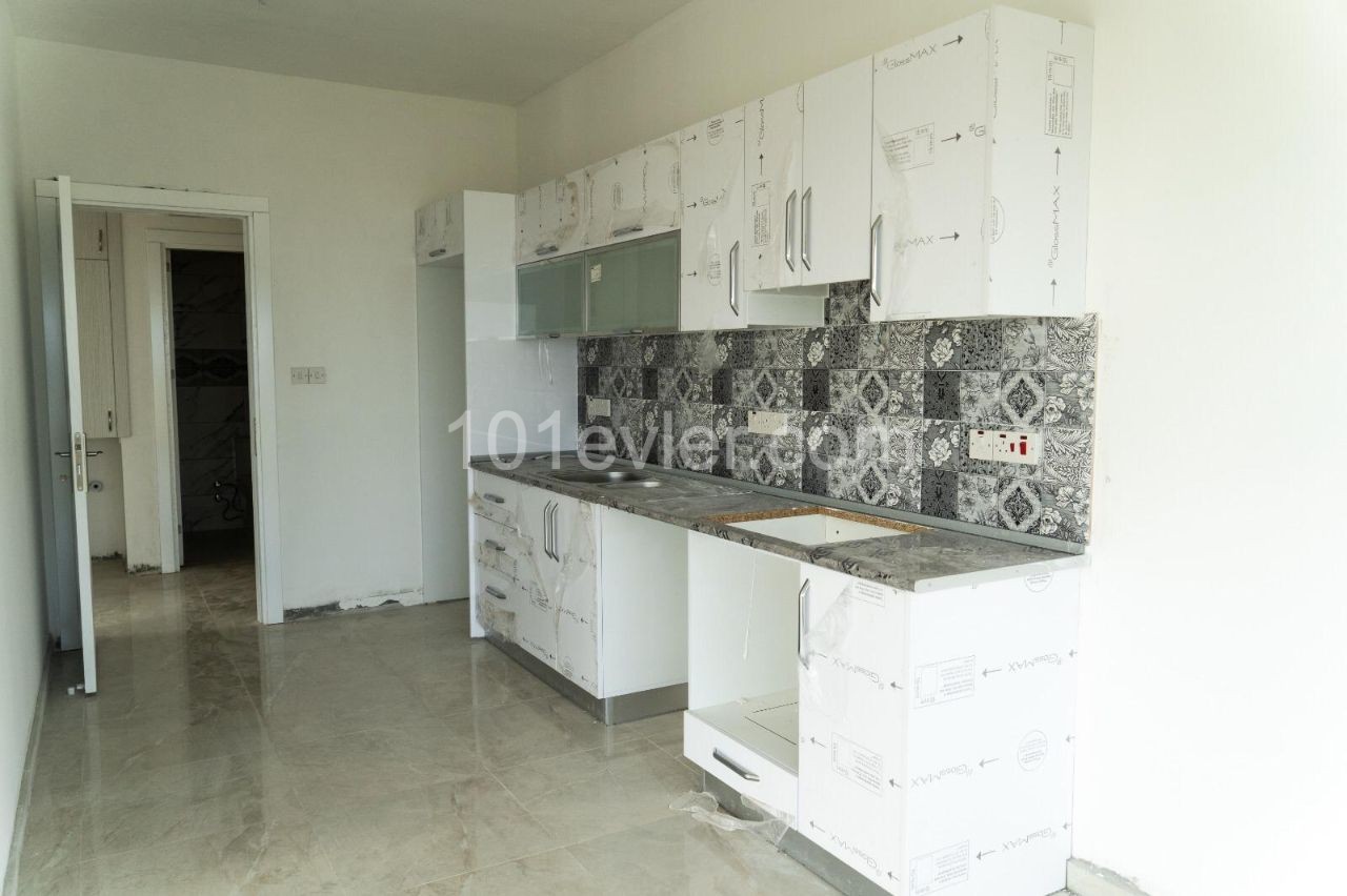 2 + 1 Kyrenia Lapta (80 M2) ** 