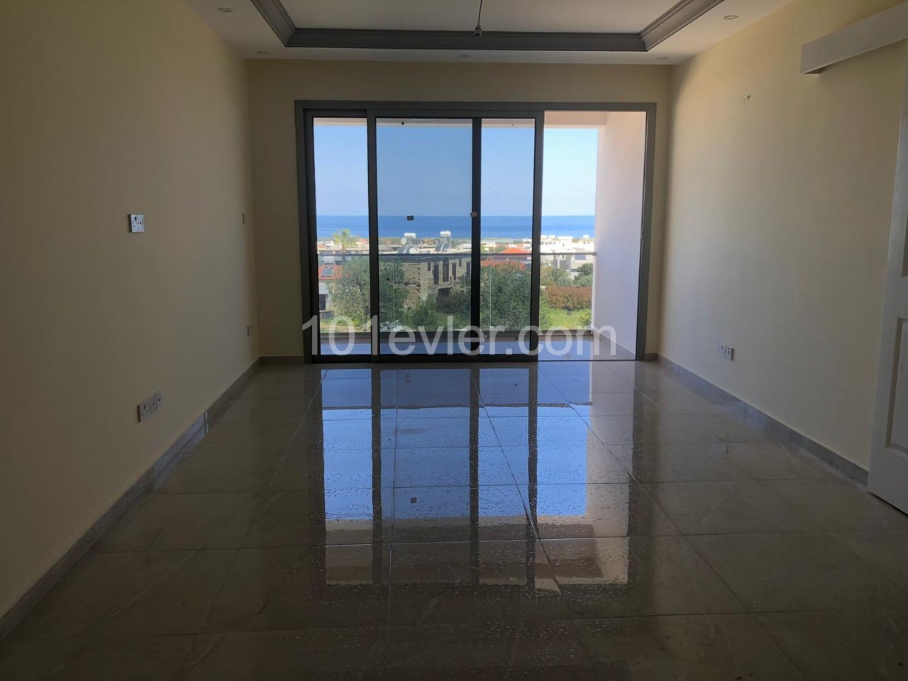 90 meter double bedroom unit in Alsancak, Girne ** 