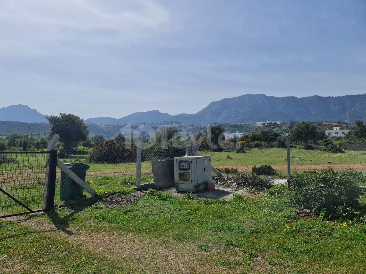 Land for sale in Girne Arapkoy ** 