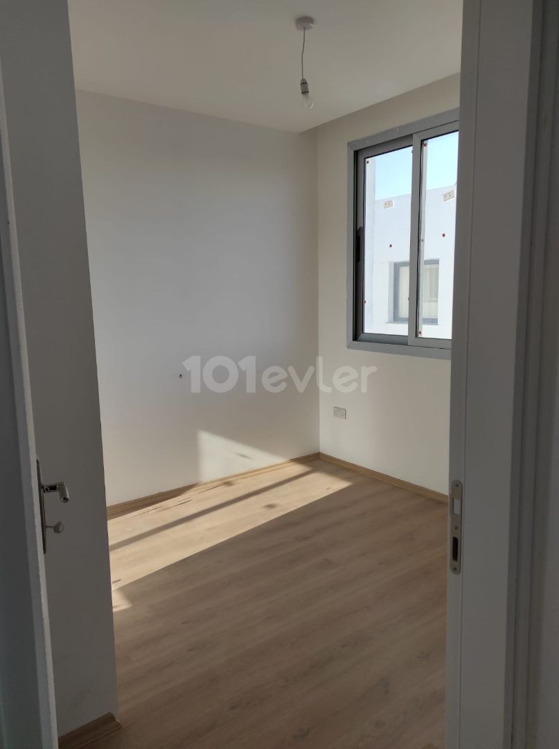 GÖNYELİ DE HARİKA MANZARASI İLE GENİŞ FERAH SATILIK LÜKS 2+1 PENTHOUSE