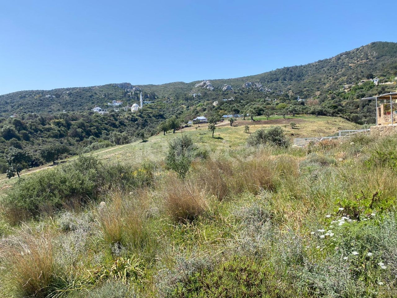 LAND ZU VERKAUFEN IN ROCKS VILLAGE 