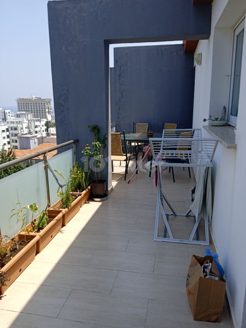 Girne merkezde satılık penthouse