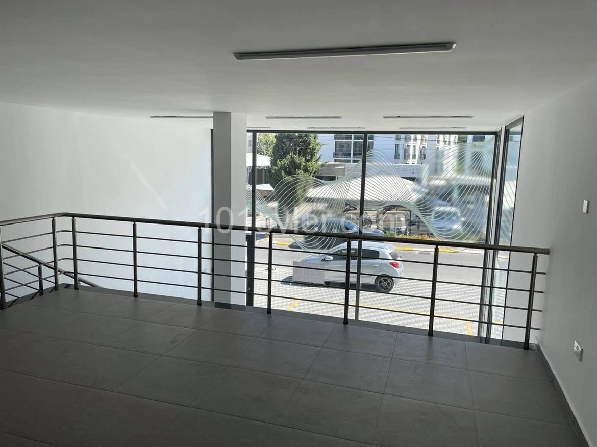 Girne merkez de yeni modern kiralik  dükkan(64 m2 Zemin+ 32 m2 Sende)