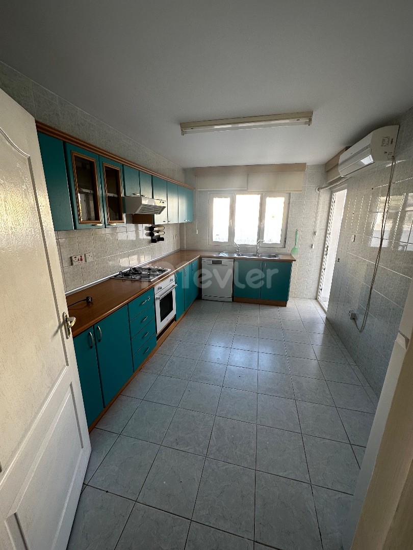 3+1 Flat for Sale in Kyrenia Center