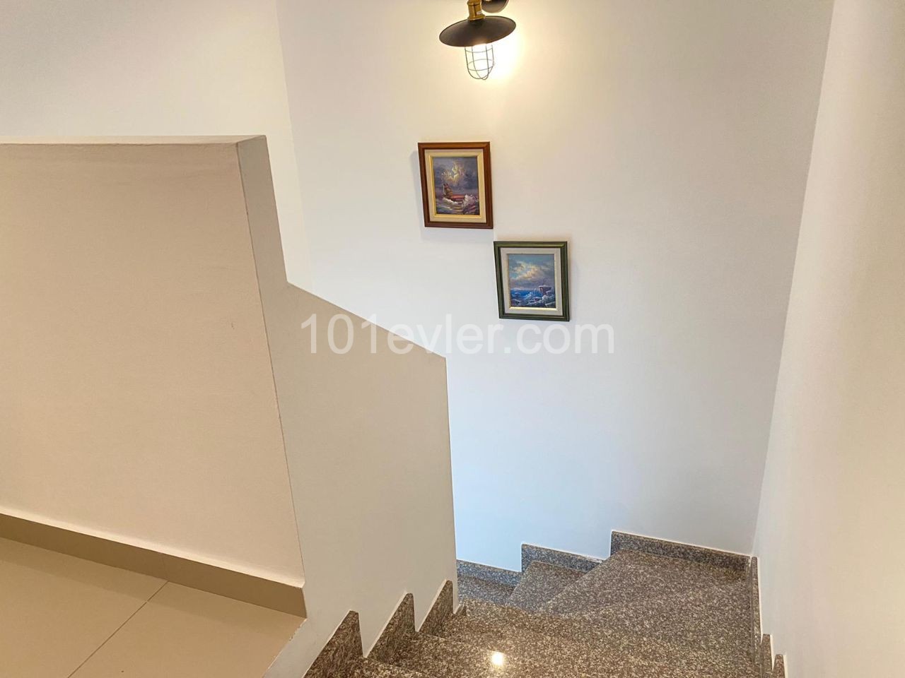 GİRNE MERKEZDE DENİZ MANZARALI DUBLEKS FULL EŞYALI 3+1 PENTHOUSE 