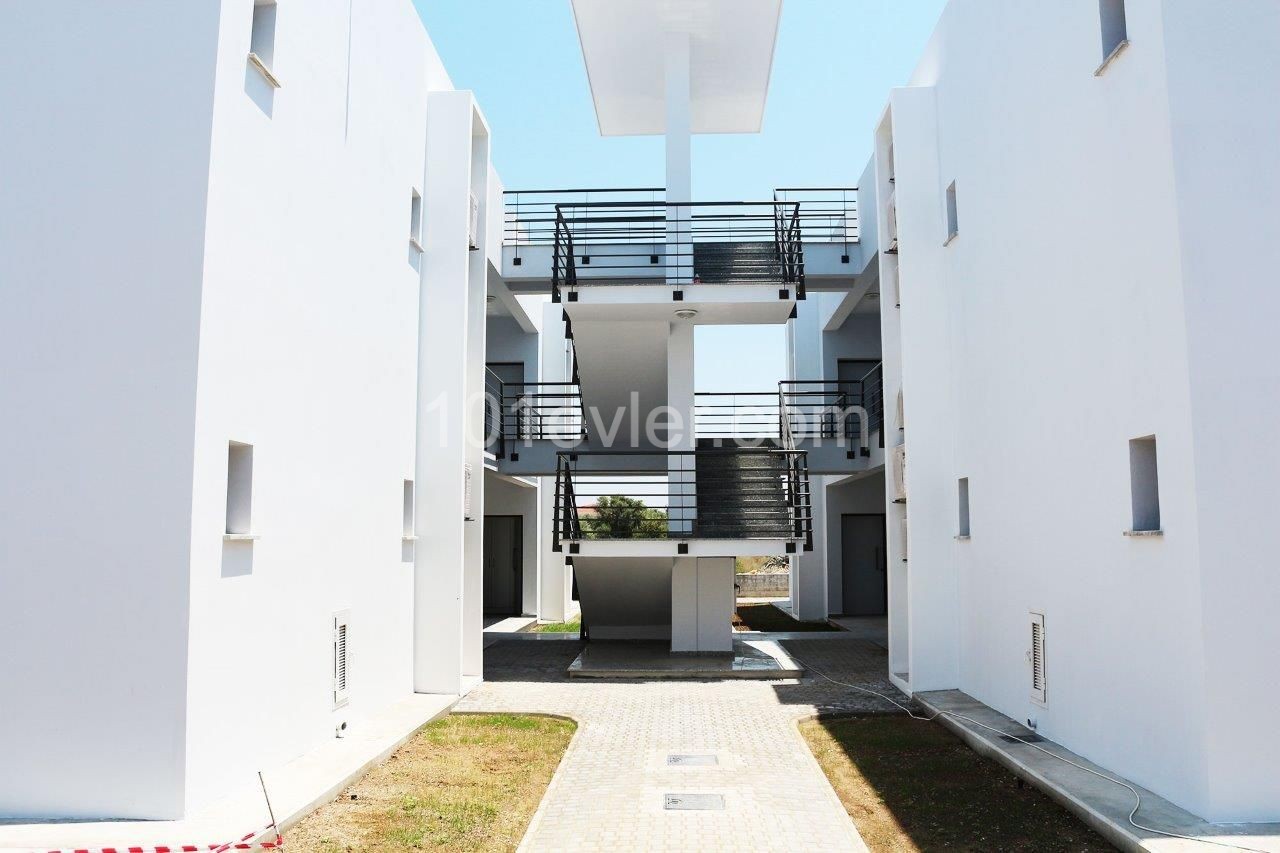 2+1 Flats with Garden / Terrace in a Complex in Ozanköy ** 