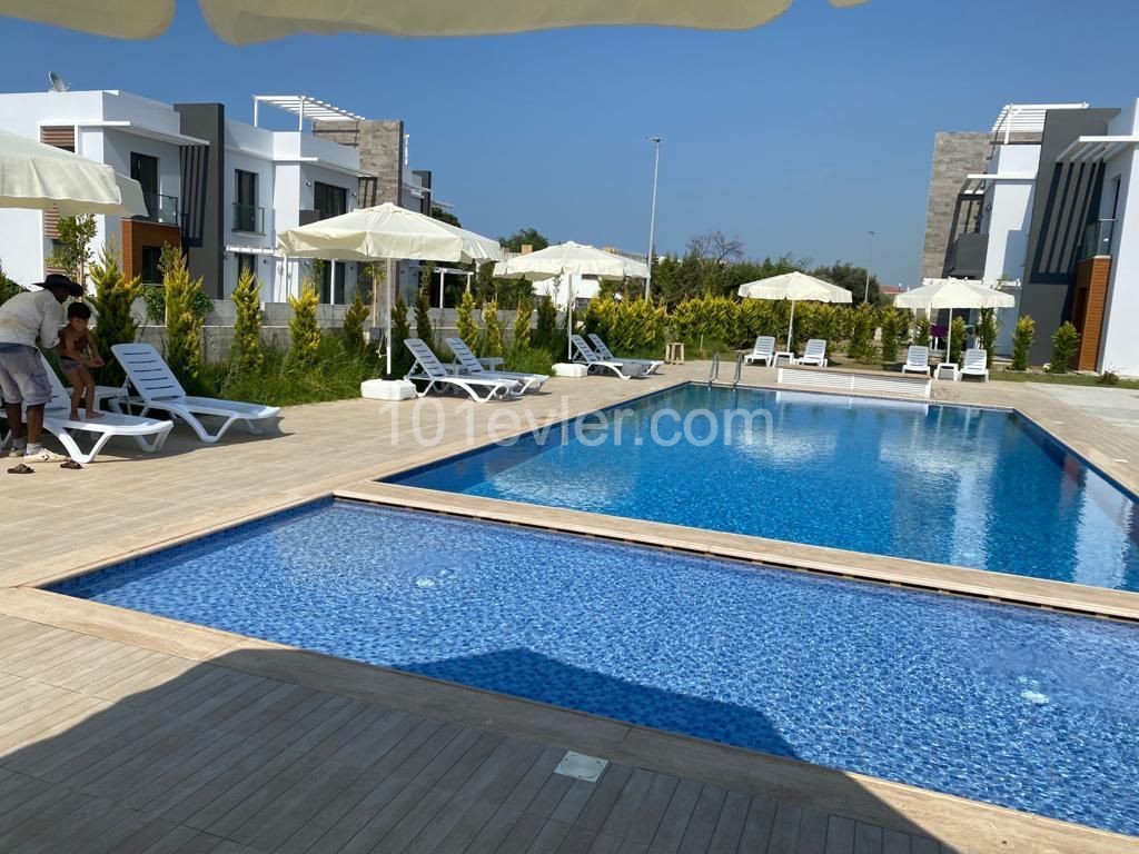 2+1 Flats with Garden / Terrace in a Complex in Ozanköy ** 