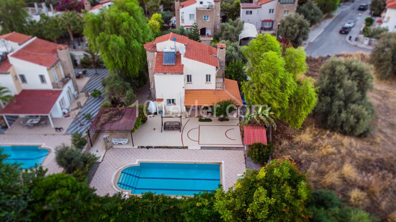 TOLLE LAGE IN OZANKÖY, TOLLE GELEGENHEIT VILLA JETZT ZUM VERKAUF ! ** 