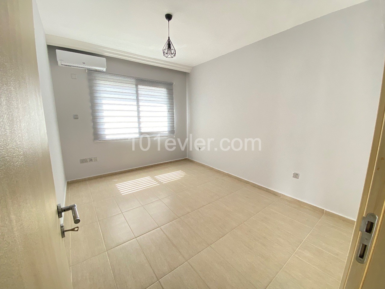 LUXURIOUS OFFICES FOR RENT IN KARAKUM, KYRENIA ** 