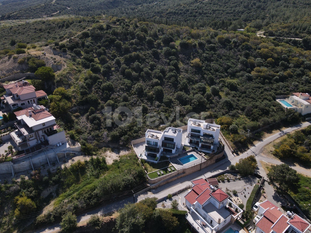 THE PLOT IS UNMISSABLE, THERE ARE 11 VILLAS, THE LOCATION IS AMAZING AND THE VIEW IS AMAZING Dec ** 