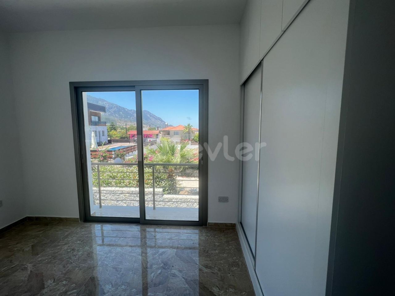 UNFURNISHED PENTHOUSE WITH SEA VIEW IN ALSANCAK REGION!!! ** 