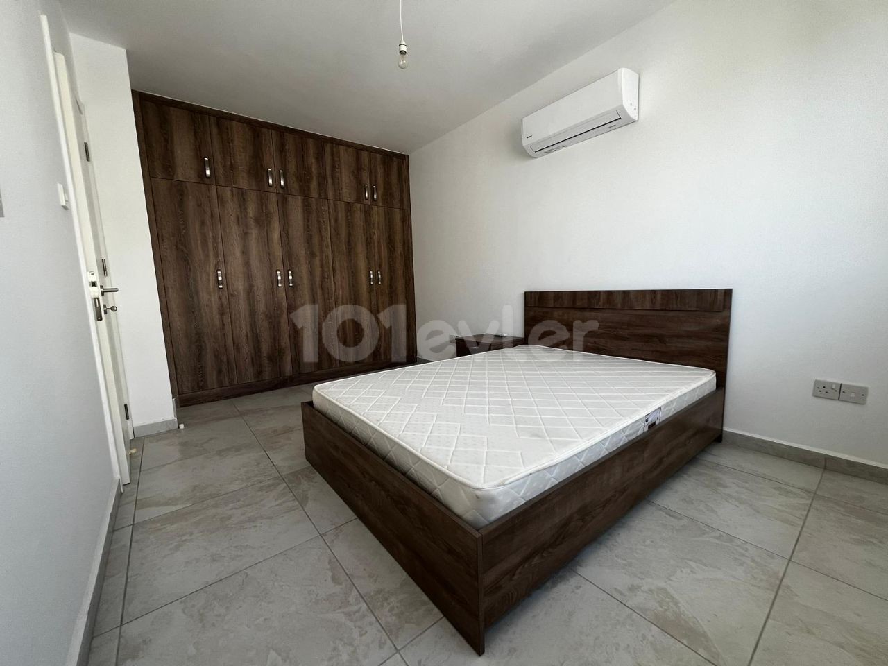 2+1 FLAT FOR RENT IN KYRENIA CENTER WITH MOUNTAIN AND SEA VIEWS