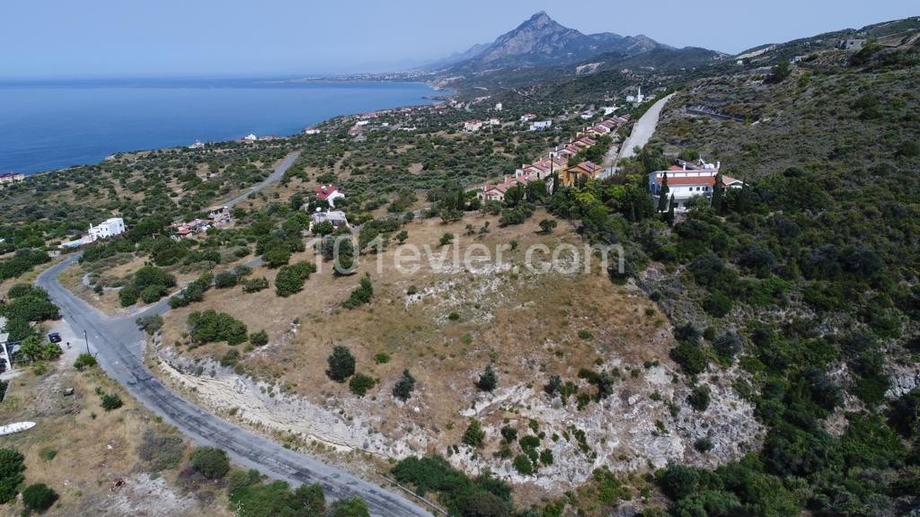 Spectacular plot in Kayalar for a project or a one off villa