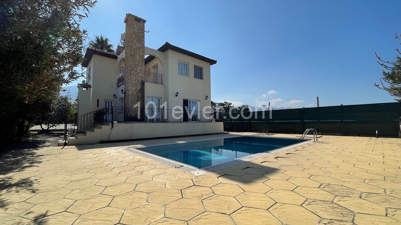 3 Bedroom Villa for Rent with Pool Near the Sea in Ozankoy ** 