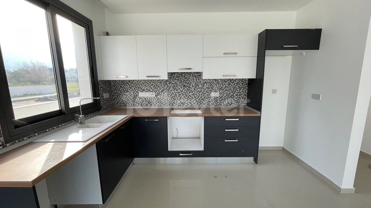 Girne Alsancak da 2+1 Penthouse veya Bahçeli Daireler