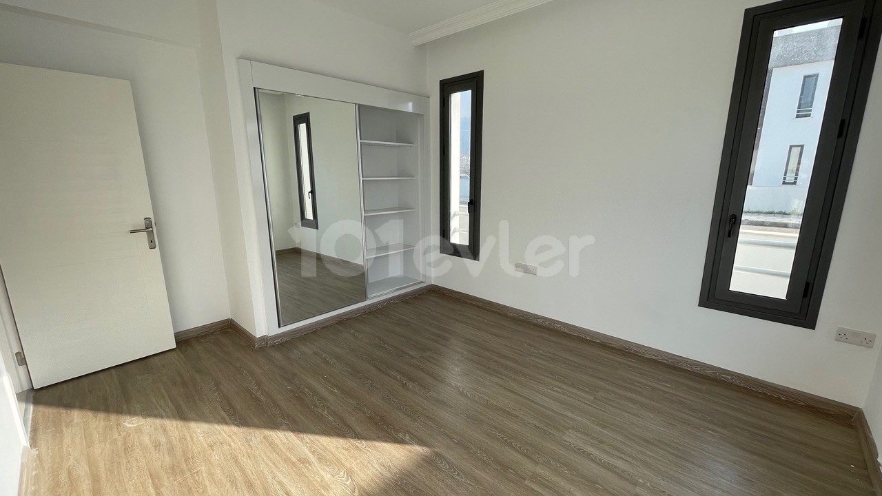 2+1 Penthäuser Oder Apartments Mit Garten In Alsancak, Kyrenia