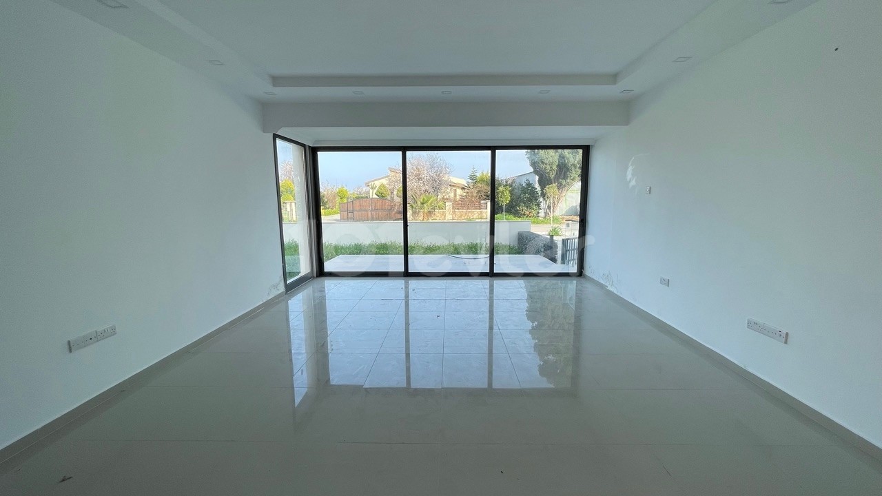 Girne Alsancak da 2+1 Penthouse veya Bahçeli Daireler