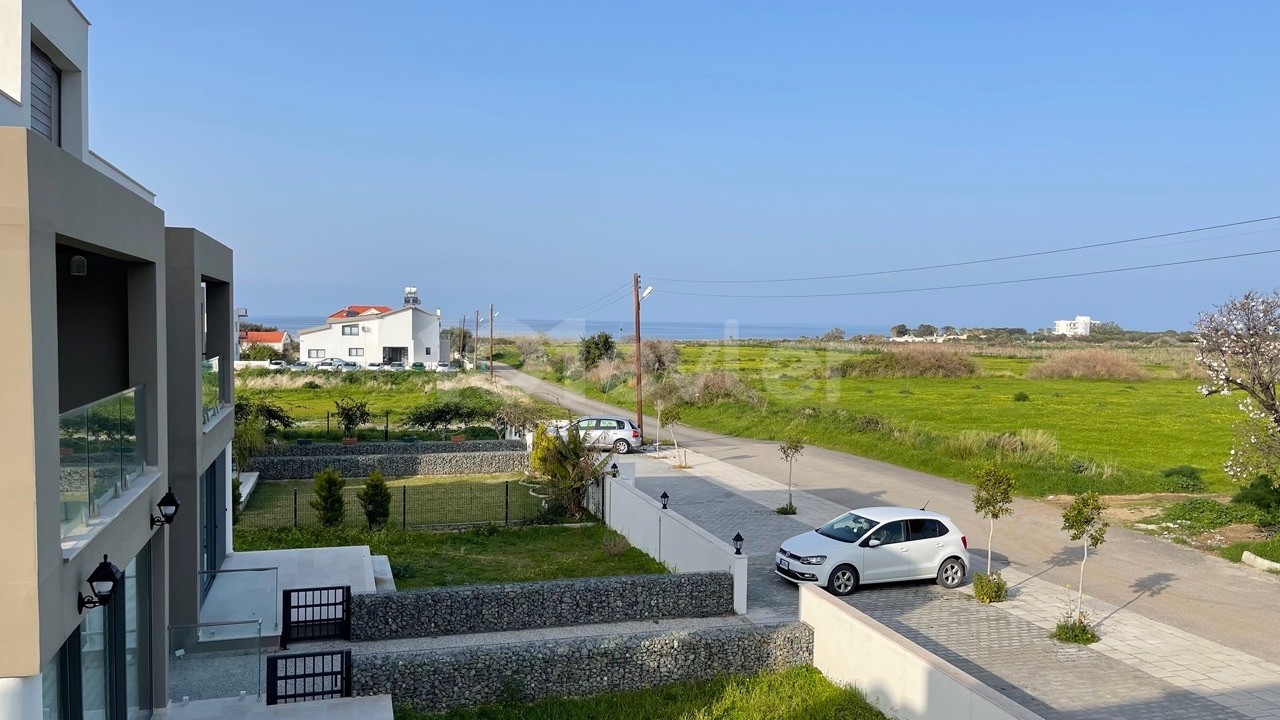 2+1 Penthäuser Oder Apartments Mit Garten In Alsancak, Kyrenia