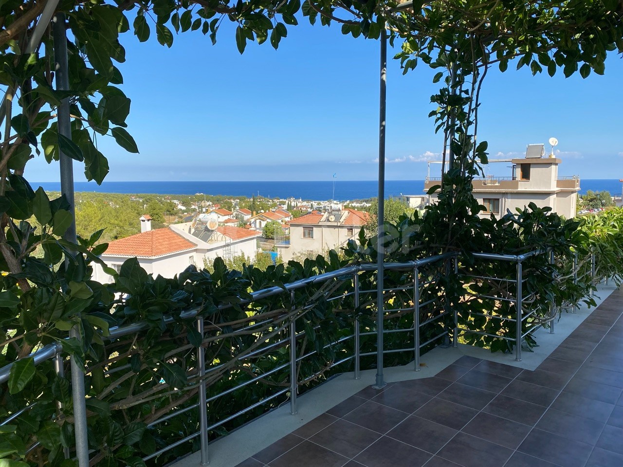 We are offering a 4-bedroom private villa in the popular village of Edremit Kyrenia.