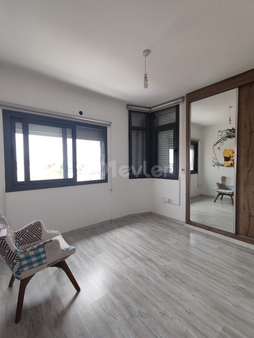 2+1 Penthouse in der Gegend von Yenikent