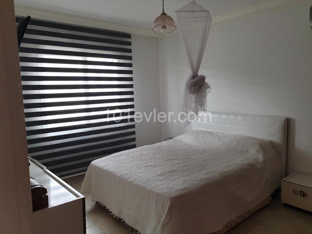 Flat For Sale in Yukarı Girne, Kyrenia