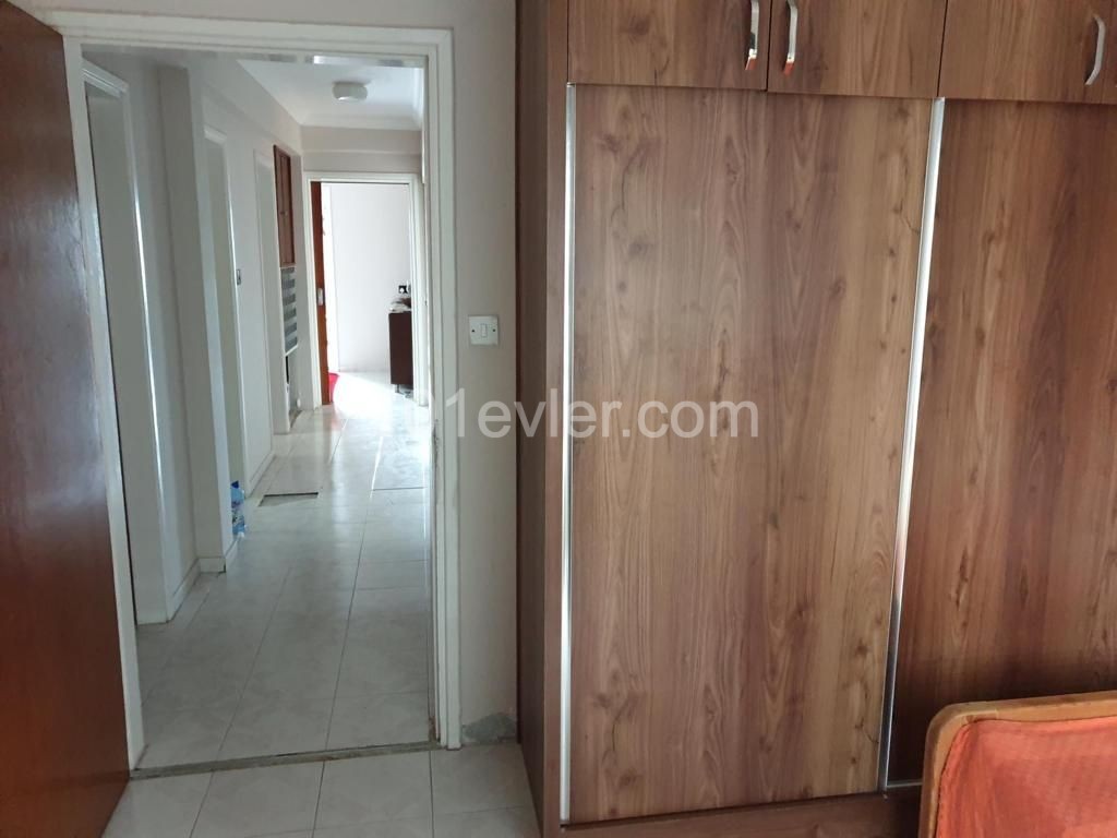 Flat For Sale in Yukarı Girne, Kyrenia