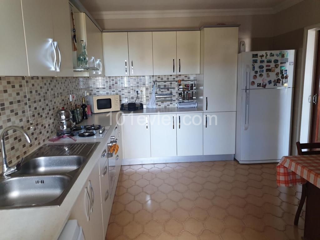 Flat For Sale in Yukarı Girne, Kyrenia