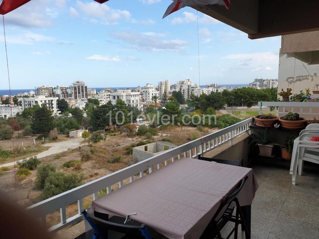 Flat For Sale in Yukarı Girne, Kyrenia