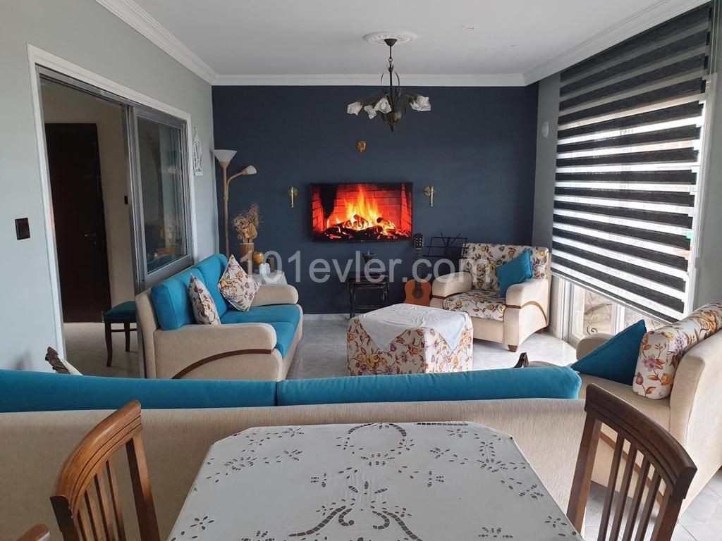 Flat For Sale in Yukarı Girne, Kyrenia