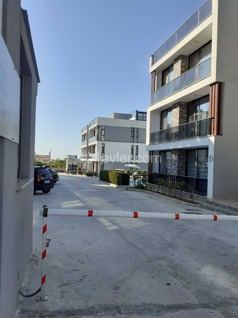 FOR SALE 2 + 1 LUXURIOUS FLAT IN GIRNE LAPTA AREA