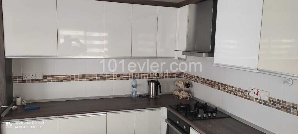 Flat For Sale in Aşağı Girne, Kyrenia