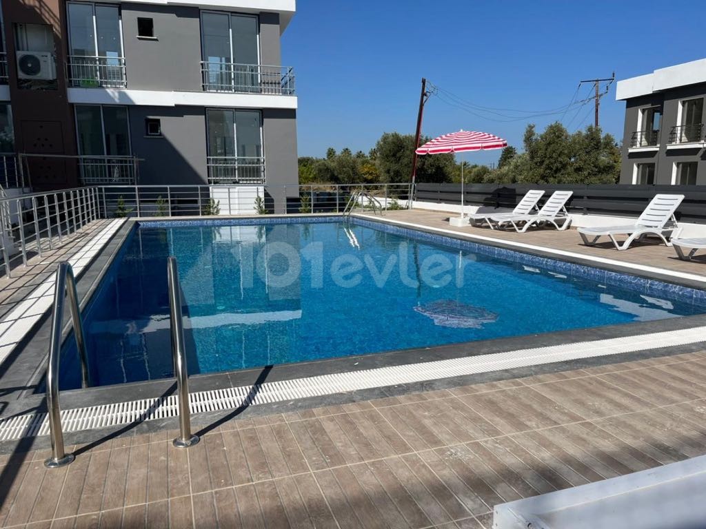 UNFURNISHED FLAT FOR RENT IN A COMPLEX WITH POOL IN LAPTADA