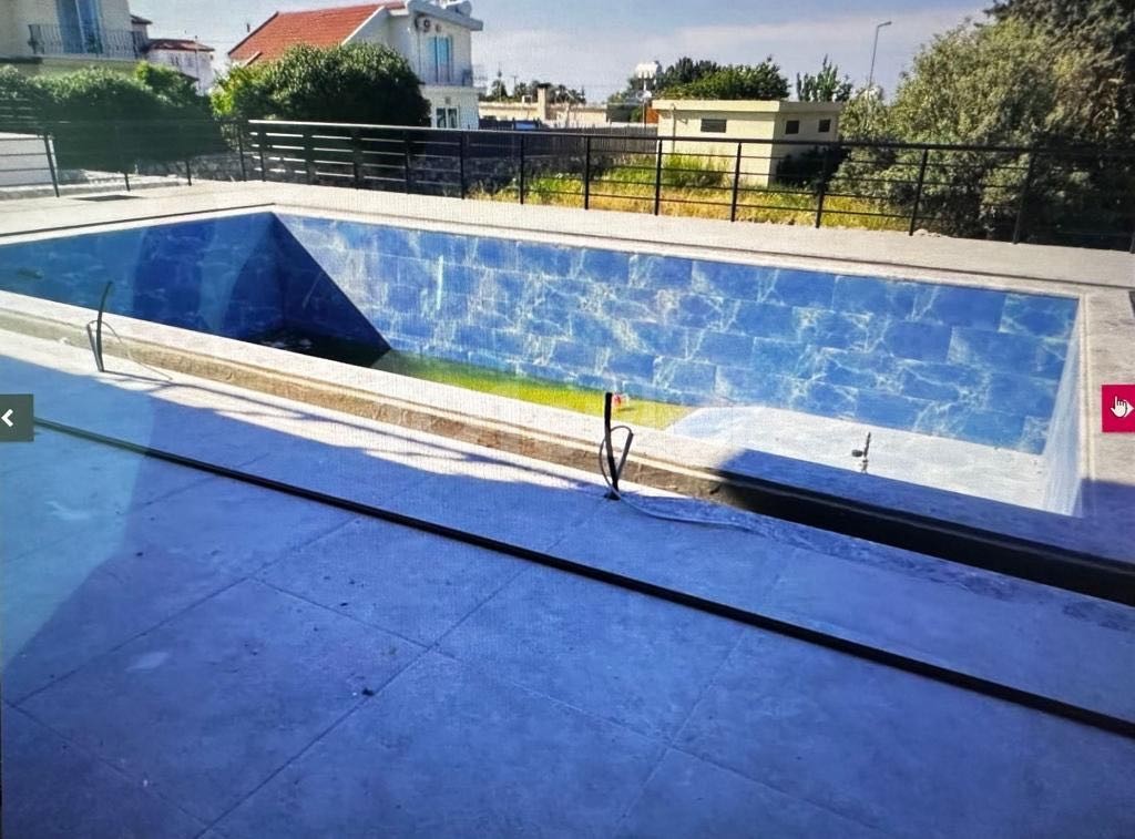 VILLA MIT POOL ZU VERKAUFEN IN KARSIYAK