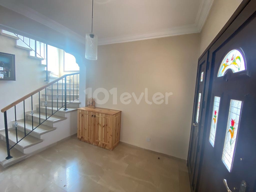 4+1 villa for sale in Dikmen