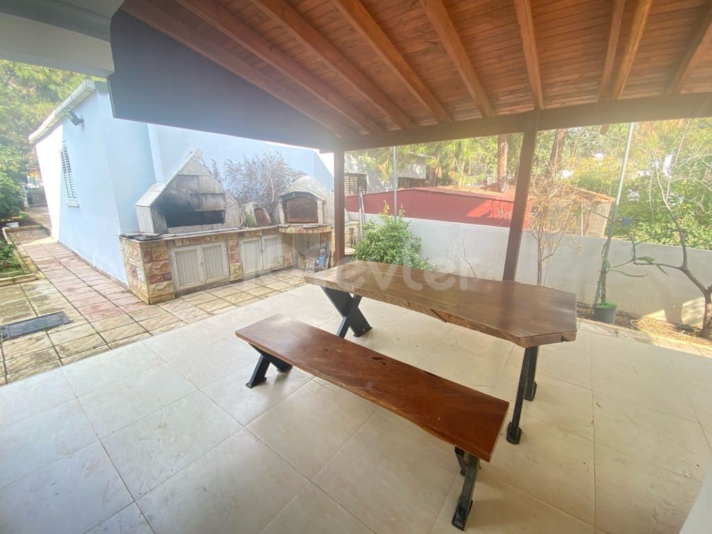 2-stöckige Villa zum Verkauf in Kyrenia Bosporus mit atemberaubender Aussicht
