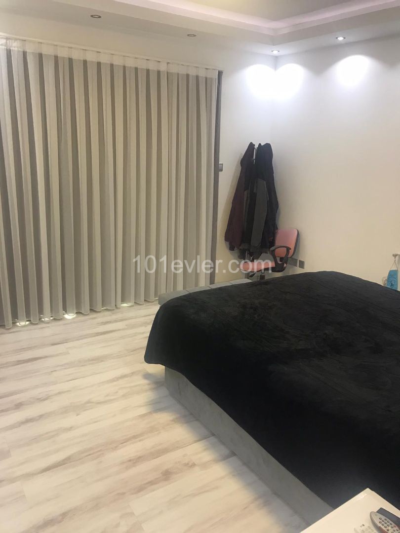 Zeytinlik Bölgesinde 3+1 Satılık İkiz Villa