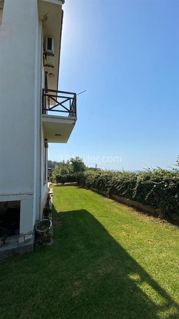 VILLA FOR SALE WITH A WONDERFUL VIEW 1000 METERS FROM ESENTEPE BEACH ** 