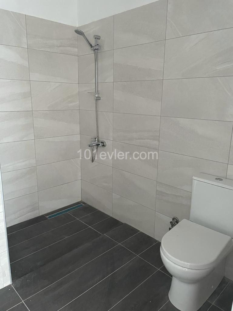 ALSANCAK MERKEZDE ATATÜRK BÜSTÜ YANI 3+1 SATILIK DAİRE