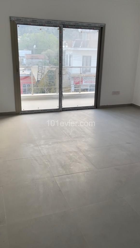 ALSANCAK MERKEZDE ATATÜRK BÜSTÜ YANI 3+1 SATILIK DAİRE