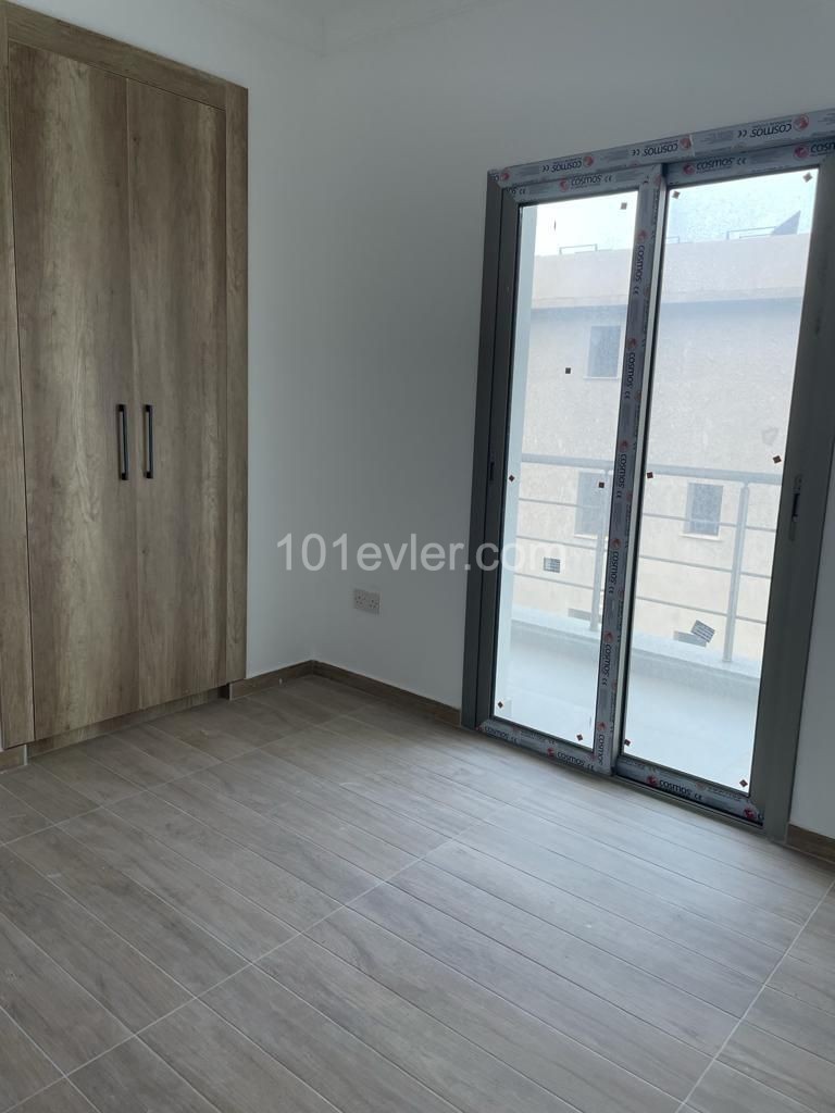 ALSANCAK MERKEZDE ATATÜRK BÜSTÜ YANI 3+1 SATILIK DAİRE