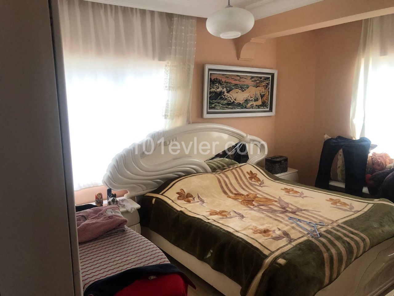 PENTHOUSE ZUM VERKAUF MIT GROßER TERRASSE IN KYRENIA NUSMAR MARKET ** 