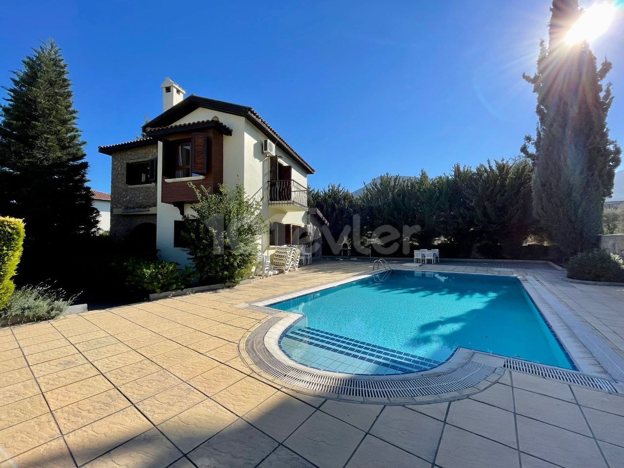 VILLA FOR SALE BEHIND KYRENIA ALTINKAYA HOTEL ** 