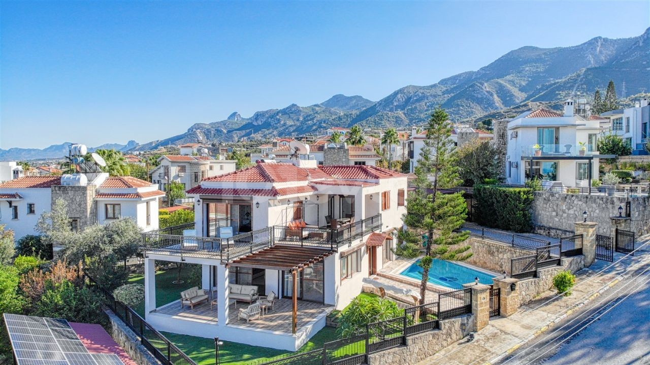 MOUNTAIN AND SEA VIEW VILLA FOR SALE IN BELLAPAIS ** 